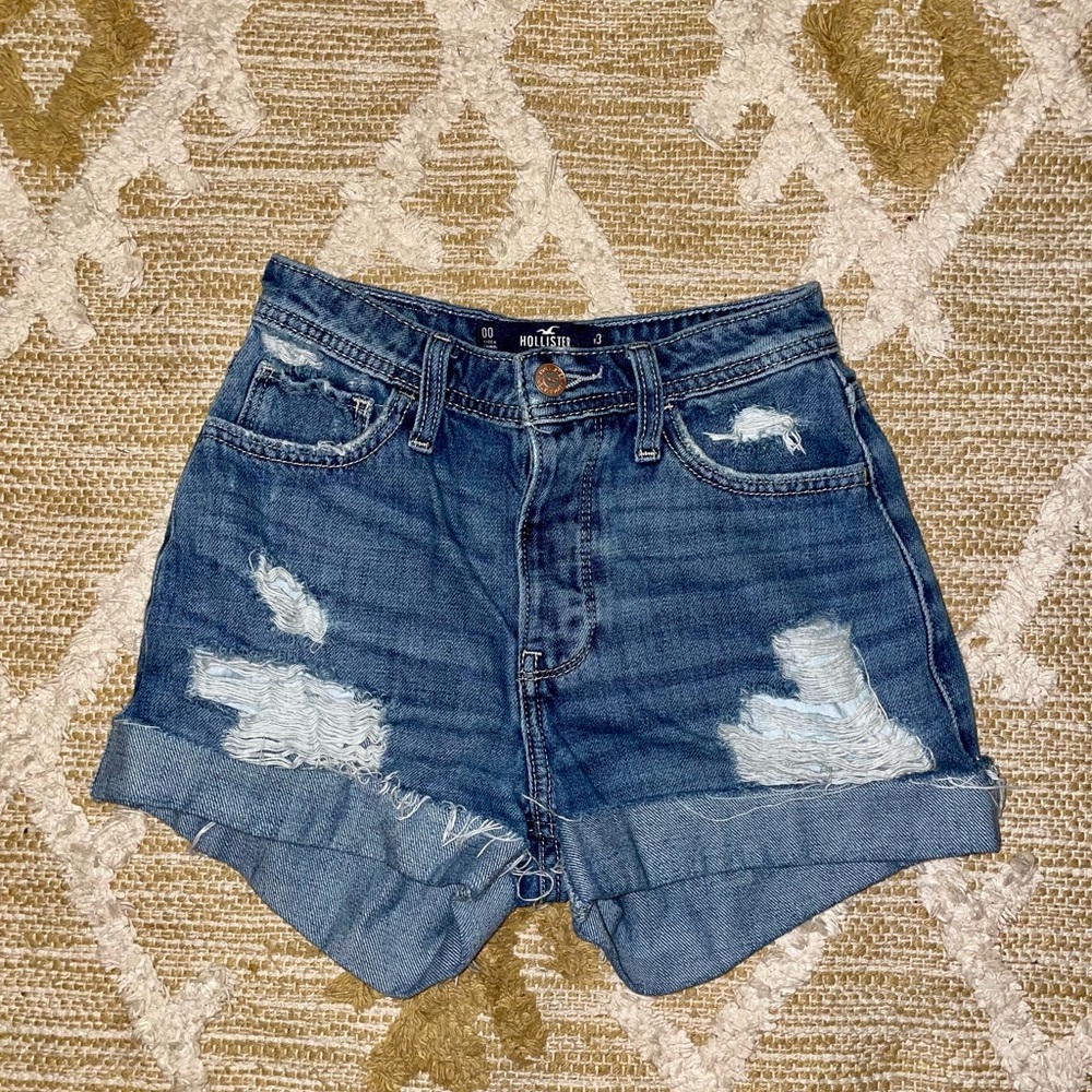 Hollister High Rise Mom Shorts 3”